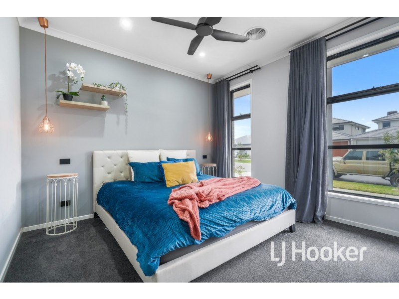 65 Kaduna Drive, Officer South VIC 3809