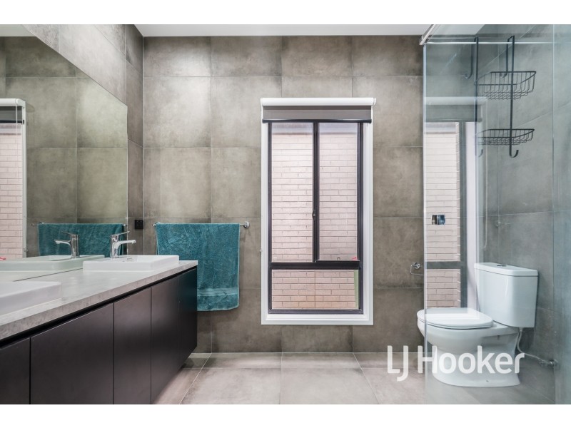 65 Kaduna Drive, Officer South VIC 3809