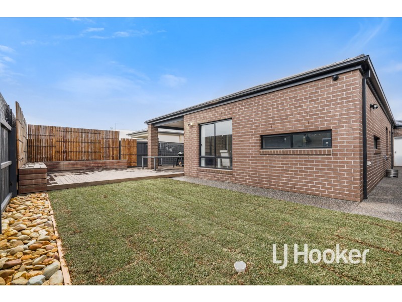 65 Kaduna Drive, Officer South VIC 3809