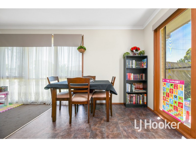 37 Barrington Drive, Pakenham VIC 3810