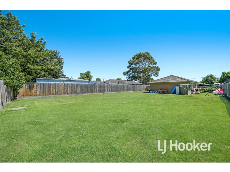 37 Barrington Drive, Pakenham VIC 3810
