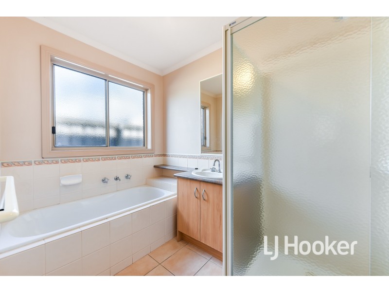 25 Catherine Place, Pakenham VIC 3810