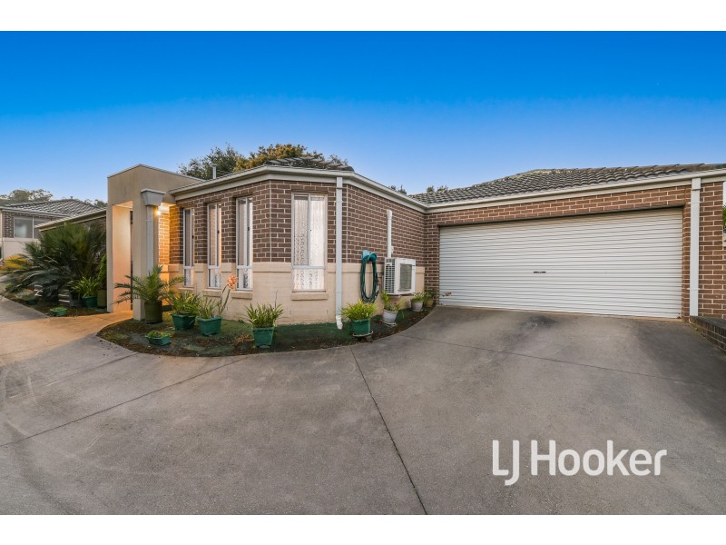2/35 Meaby Drive, Pakenham VIC 3810