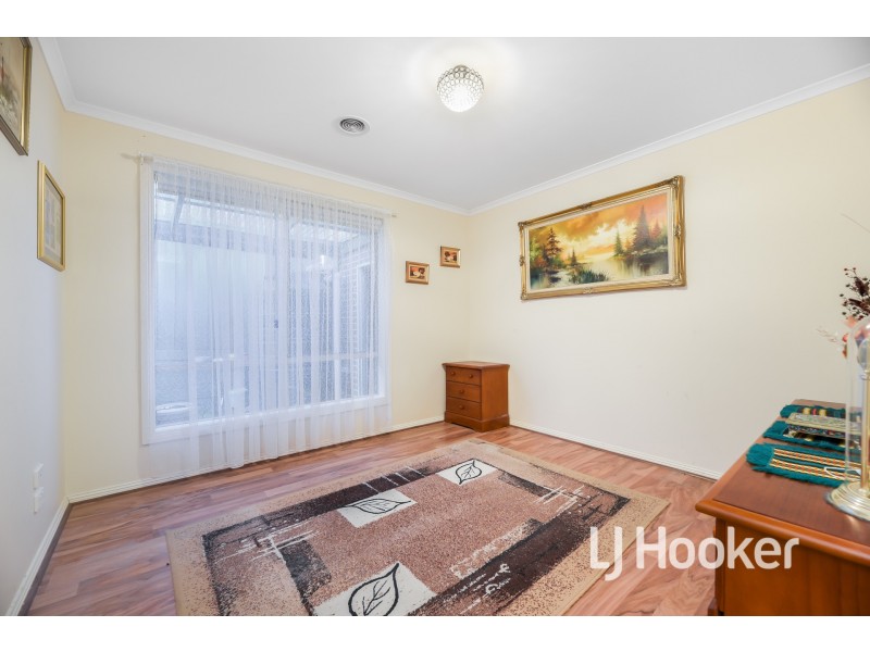 2/35 Meaby Drive, Pakenham VIC 3810