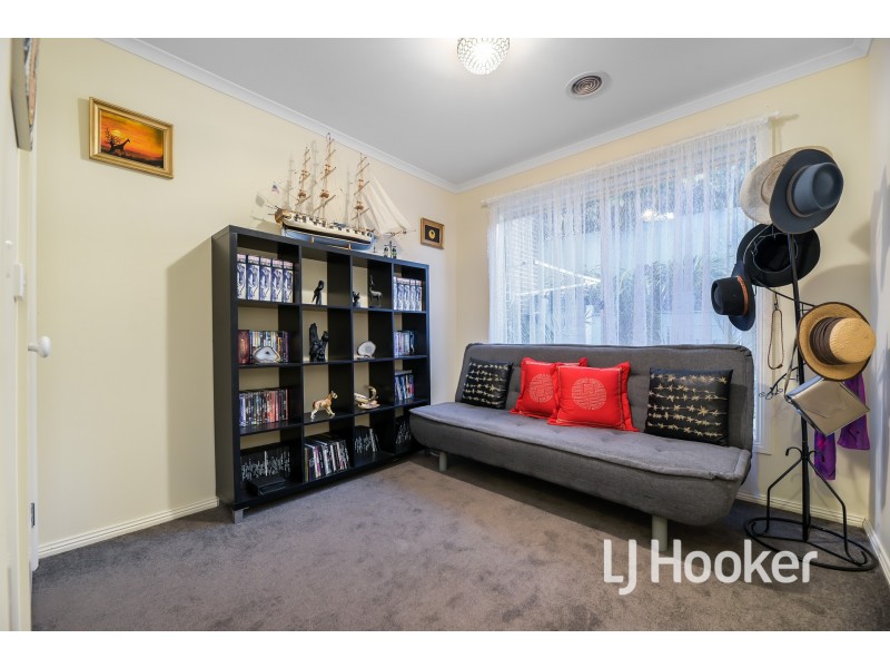 2/35 Meaby Drive, Pakenham VIC 3810