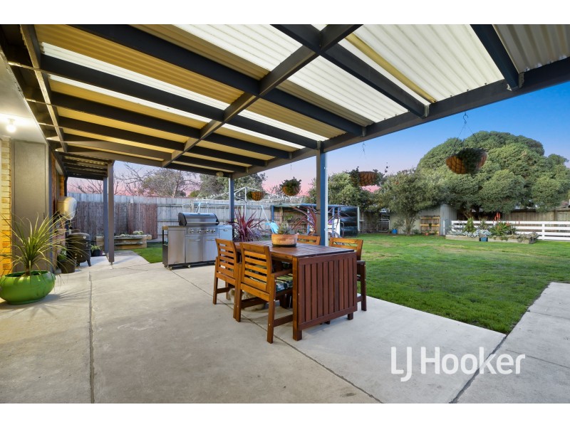 1 Bluegrass Crescent, Pakenham VIC 3810