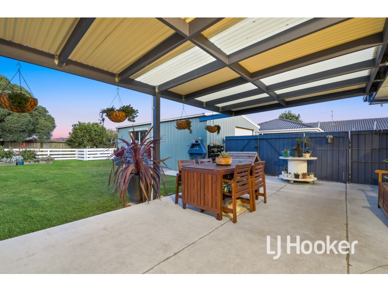 1 Bluegrass Crescent, Pakenham VIC 3810