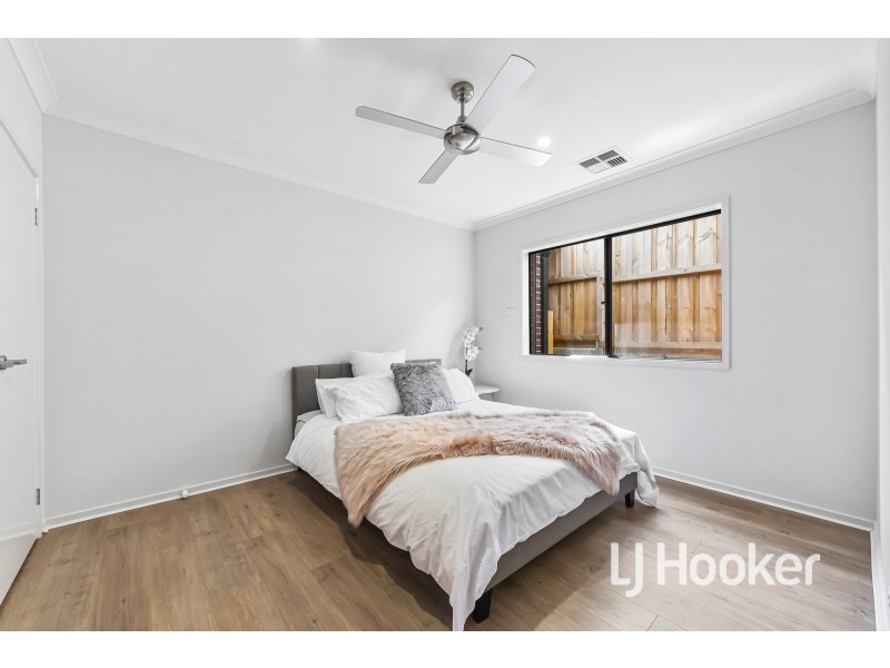 20 Summerhill Drive, Pakenham VIC 3810