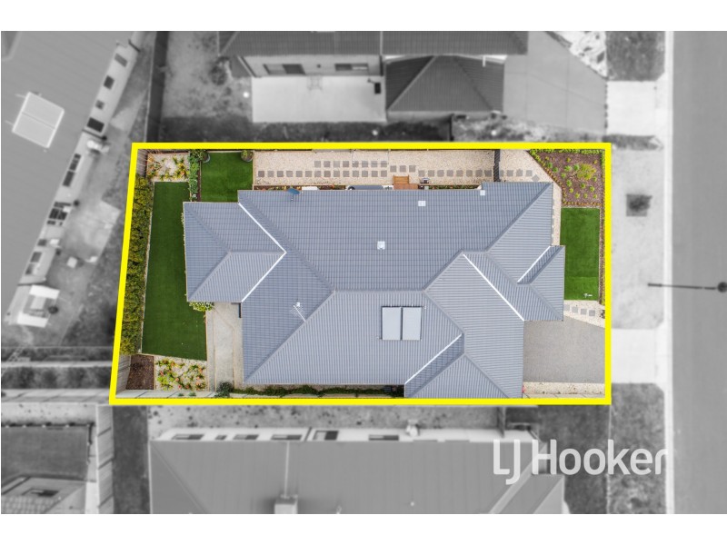 20 Summerhill Drive, Pakenham VIC 3810