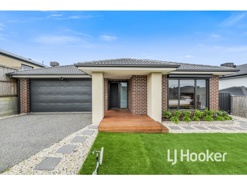20 Summerhill Drive, Pakenham VIC 3810