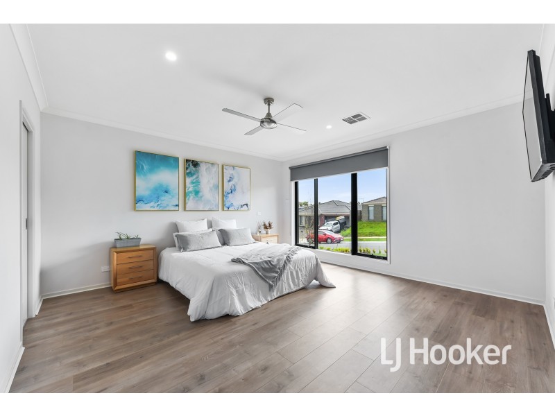 20 Summerhill Drive, Pakenham VIC 3810