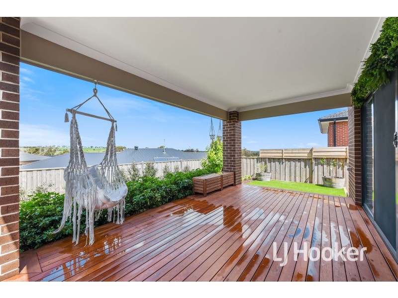 20 Summerhill Drive, Pakenham VIC 3810