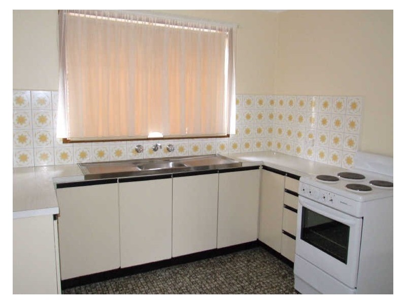 2/7-9 King Street, Pakenham VIC 3810