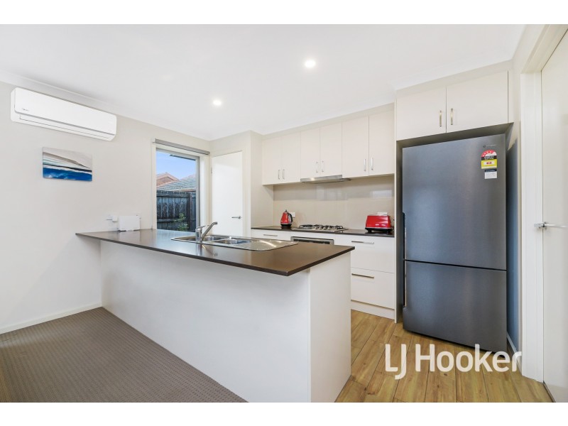 6 Nemo Street, Pakenham VIC 3810