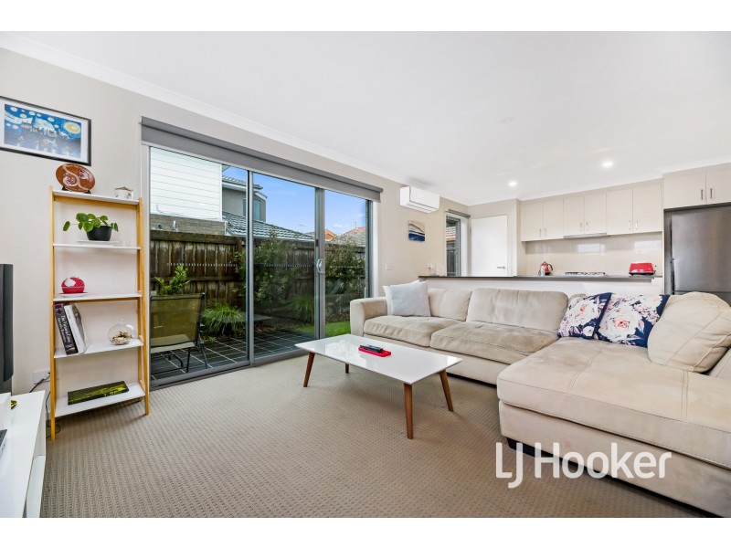 6 Nemo Street, Pakenham VIC 3810