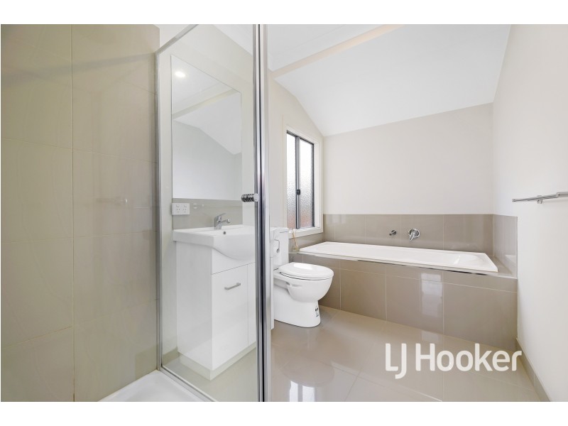 6 Nemo Street, Pakenham VIC 3810