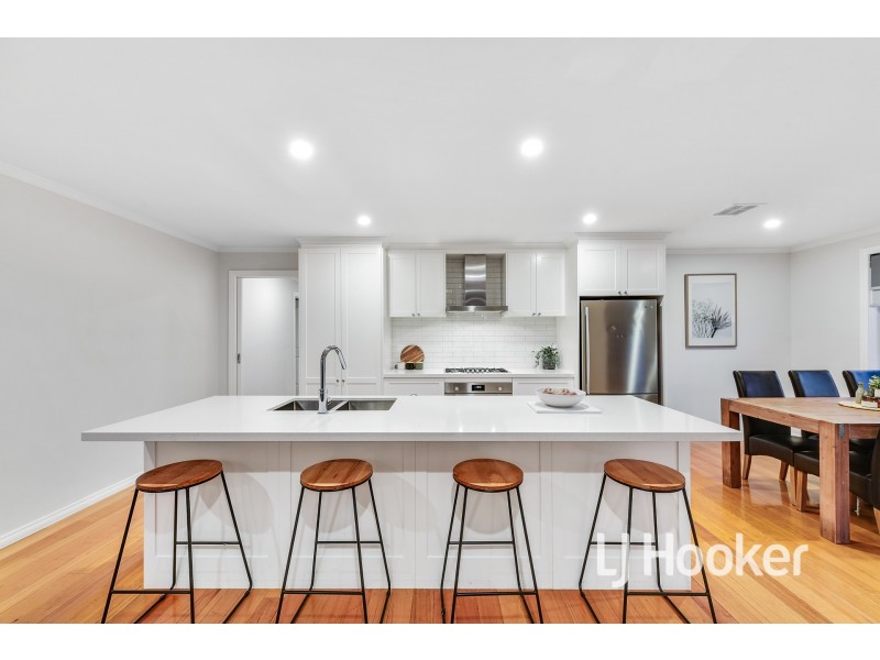 7 Dudley Mews, Pakenham VIC 3810