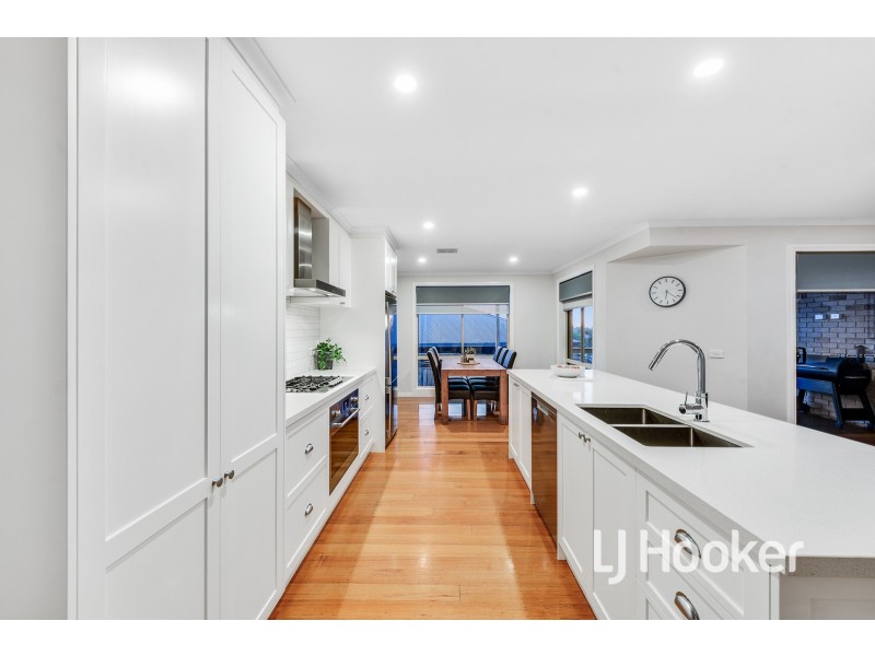 7 Dudley Mews, Pakenham VIC 3810