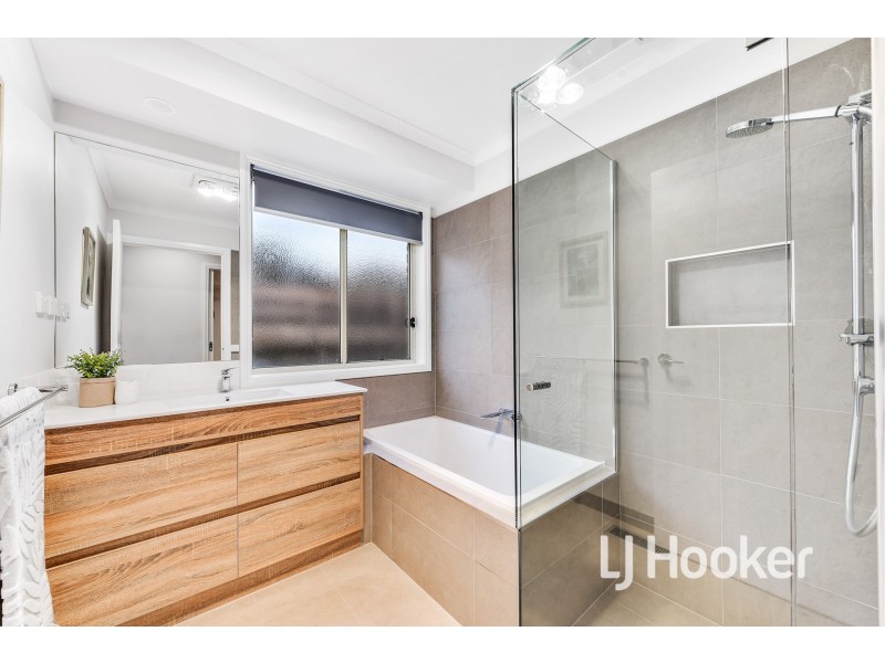 7 Dudley Mews, Pakenham VIC 3810