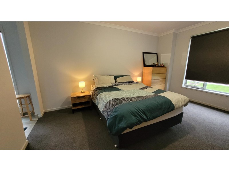 11 Zermatt Loop, Pakenham VIC 3810