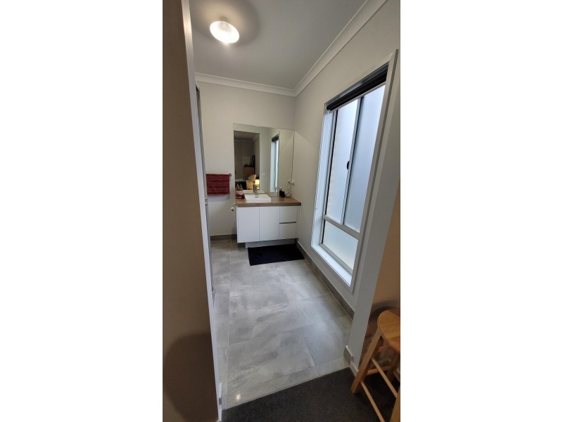 11 Zermatt Loop, Pakenham VIC 3810