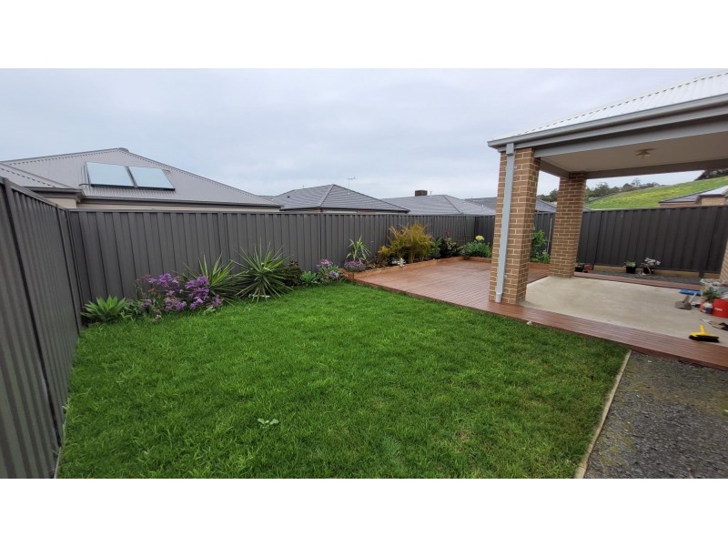 11 Zermatt Loop, Pakenham VIC 3810