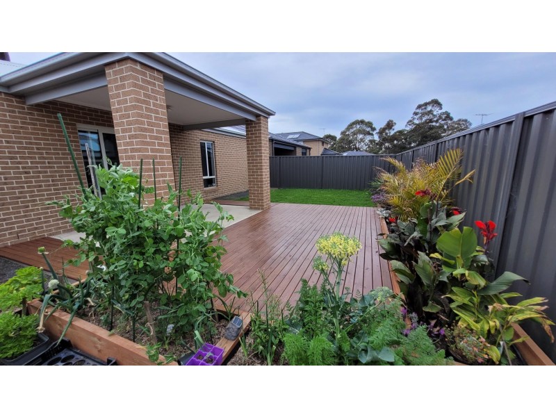 11 Zermatt Loop, Pakenham VIC 3810