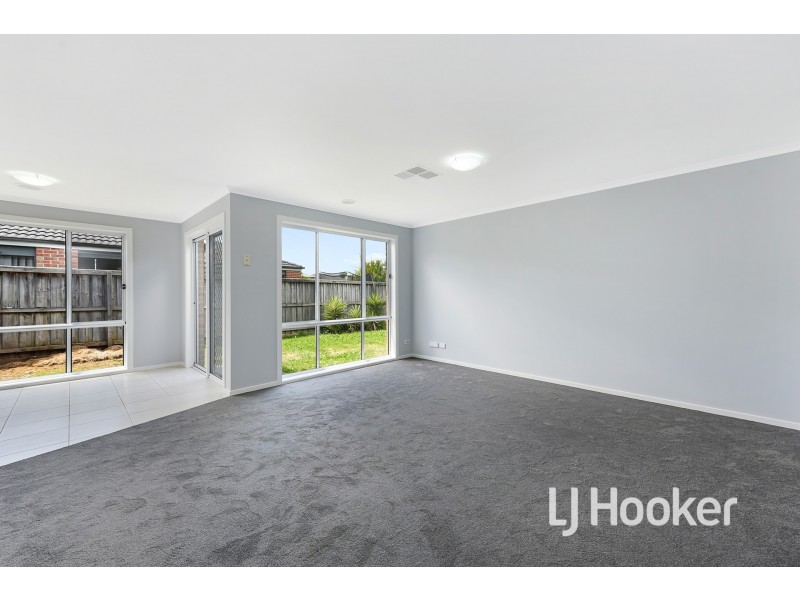 12 Olivia Court, Pakenham VIC 3810