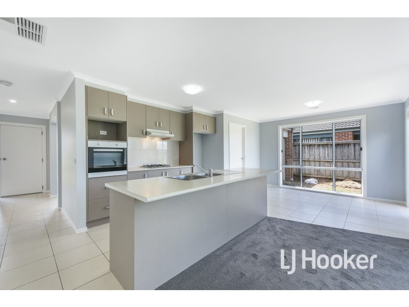 12 Olivia Court, Pakenham VIC 3810