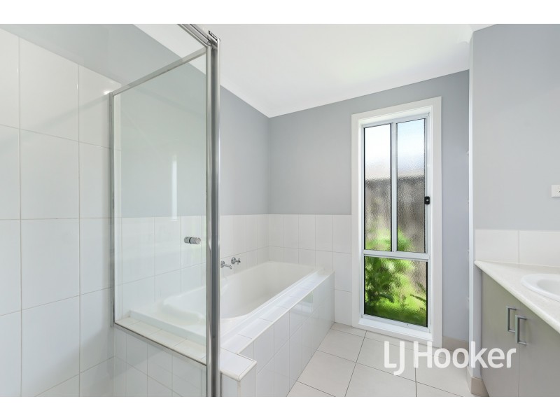 12 Olivia Court, Pakenham VIC 3810