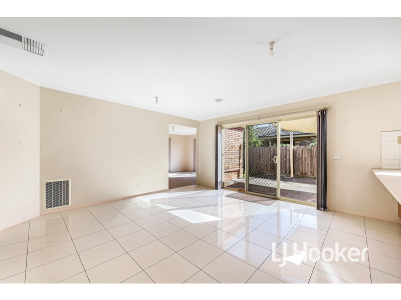 12 Gillian Place, Pakenham VIC 3810