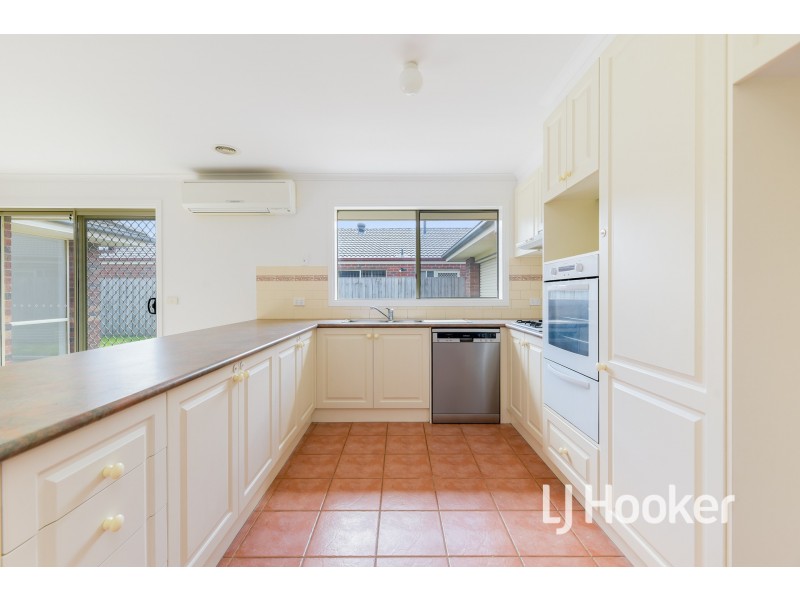 6 Gilmore Street, Pakenham VIC 3810