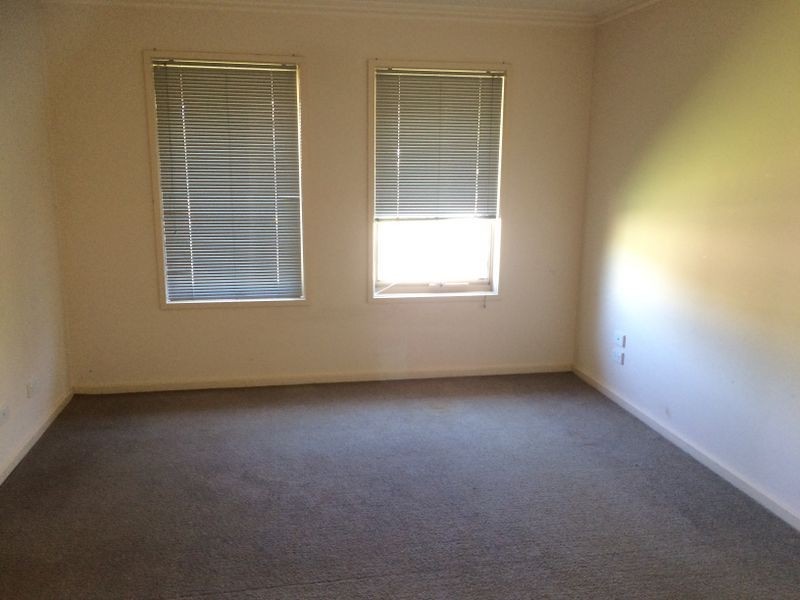 2 Catherine Place, Pakenham VIC 3810