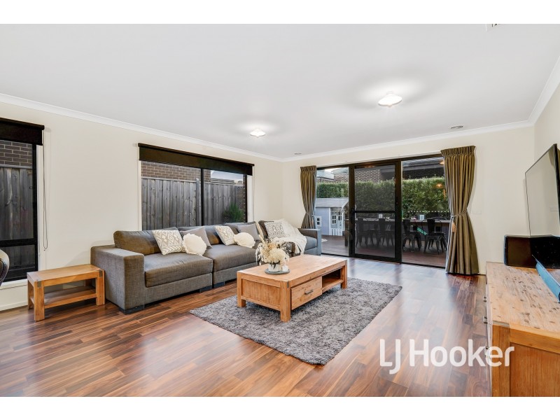 19 Vantage Drive, Pakenham VIC 3810