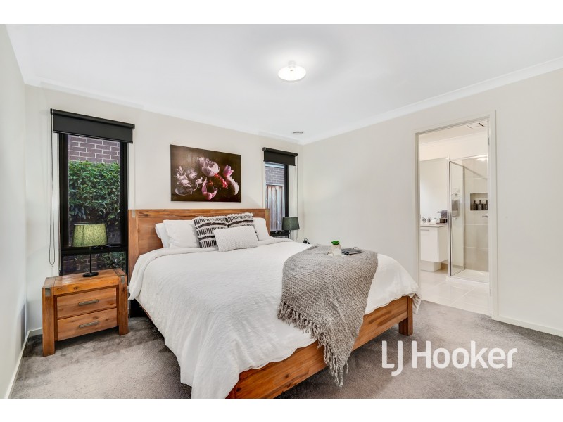 19 Vantage Drive, Pakenham VIC 3810