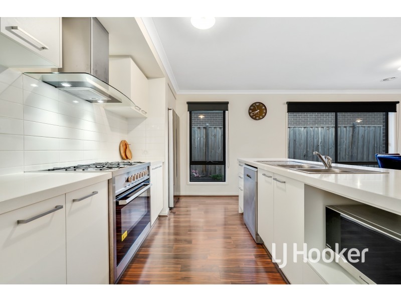 19 Vantage Drive, Pakenham VIC 3810
