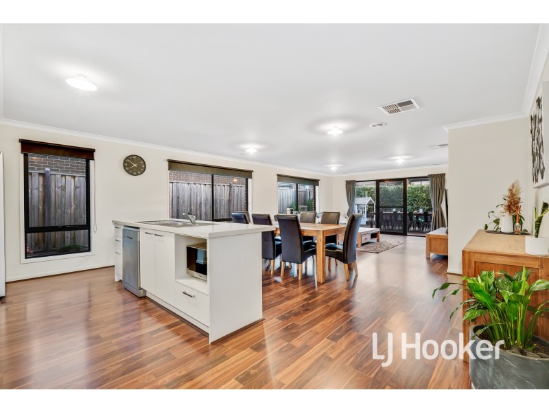 19 Vantage Drive, Pakenham VIC 3810