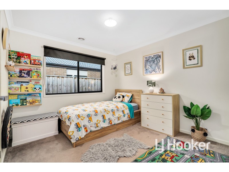 19 Vantage Drive, Pakenham VIC 3810