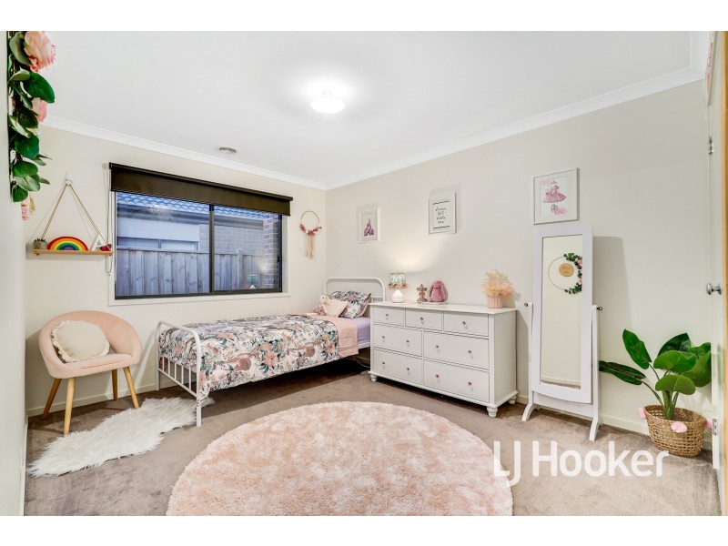 19 Vantage Drive, Pakenham VIC 3810