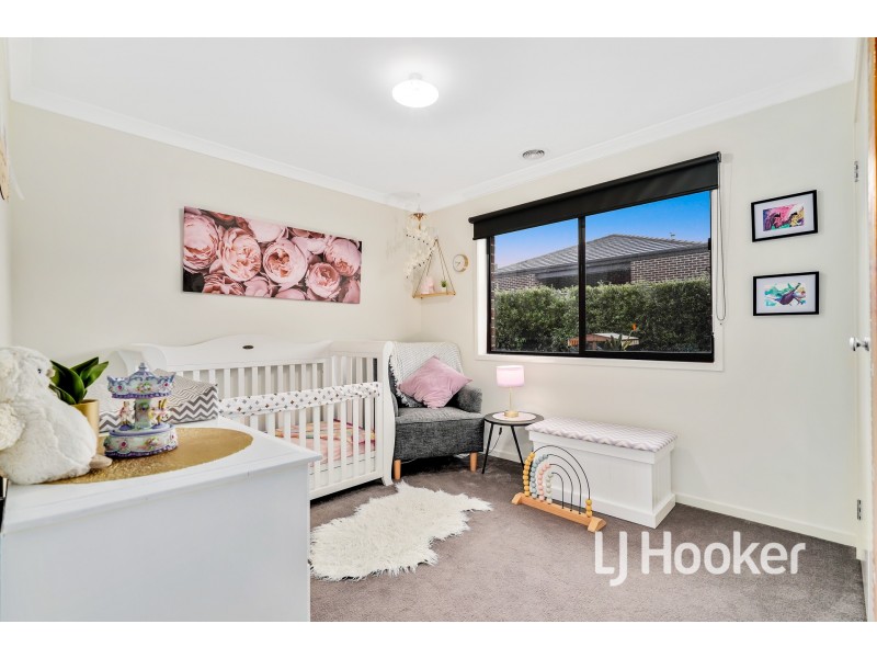 19 Vantage Drive, Pakenham VIC 3810