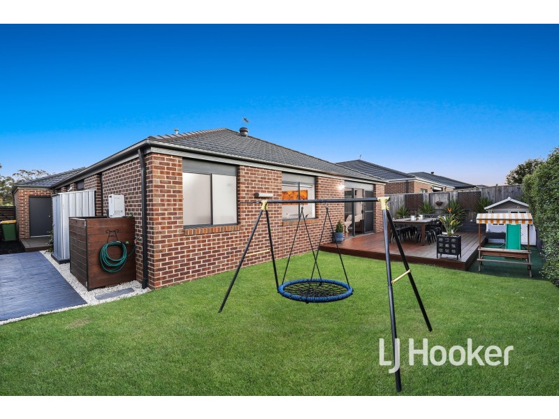 19 Vantage Drive, Pakenham VIC 3810
