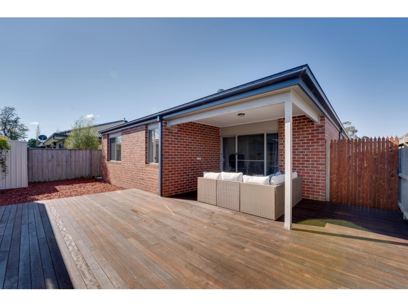 6 Ravensdale Avenue, Officer VIC 3809