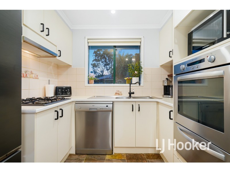 7 Rae Court, Pakenham VIC 3810