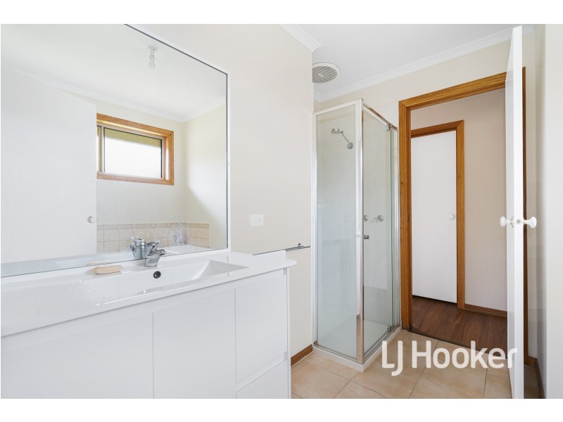 6 Capri Court, Pakenham VIC 3810