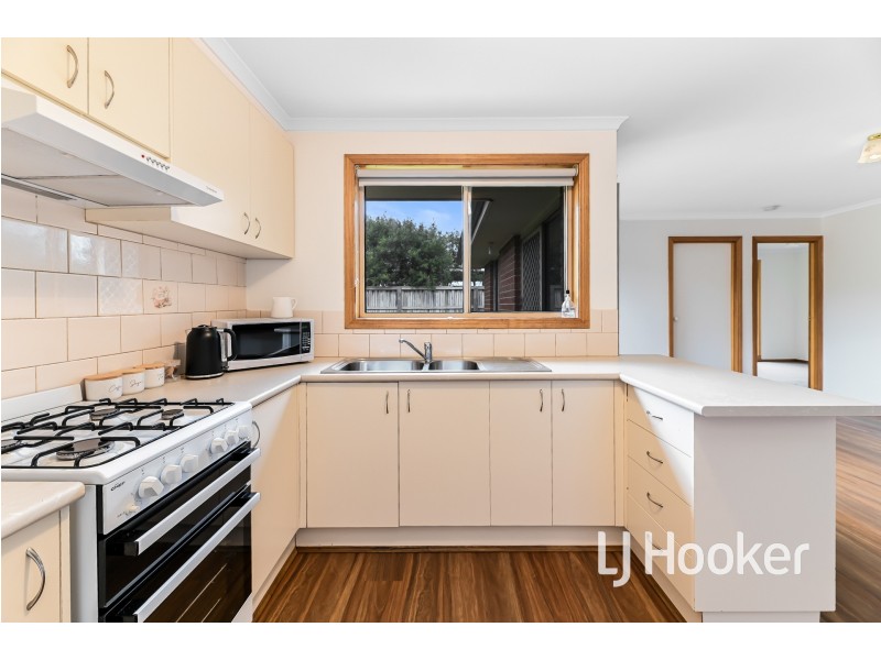 6 Capri Court, Pakenham VIC 3810