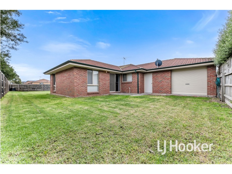 6 Capri Court, Pakenham VIC 3810