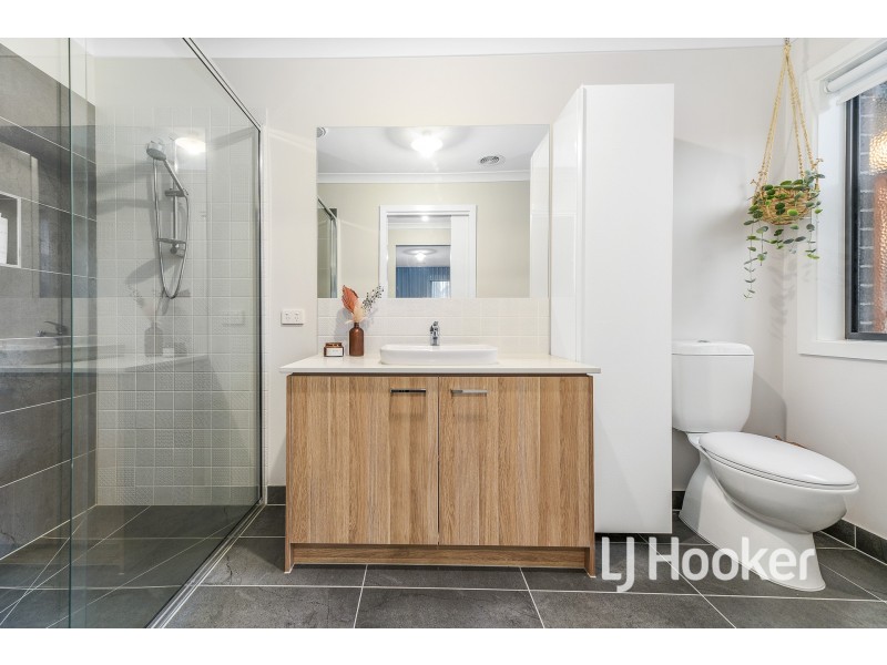 21 Camelia Drive, Bunyip VIC 3815