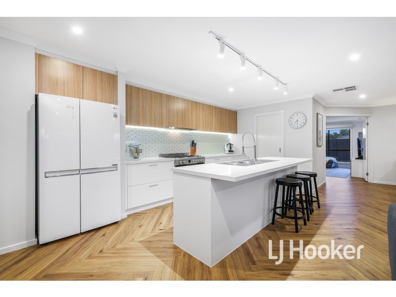 21 Camelia Drive, Bunyip VIC 3815