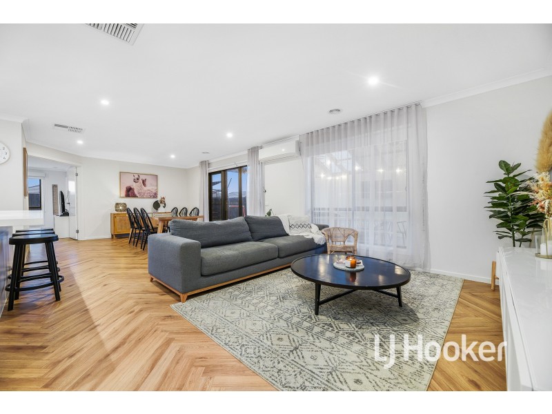 21 Camelia Drive, Bunyip VIC 3815