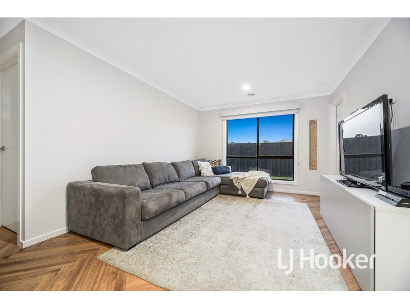 21 Camelia Drive, Bunyip VIC 3815